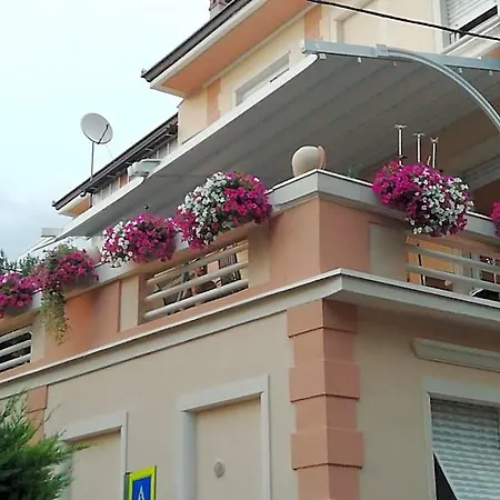 La Pajassa Bed & Breakfast Alba (Piedmont)